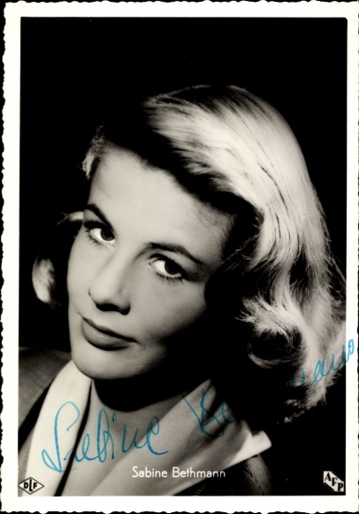 Postcard actress Sabine Bethmann, Waldwinter, autograph