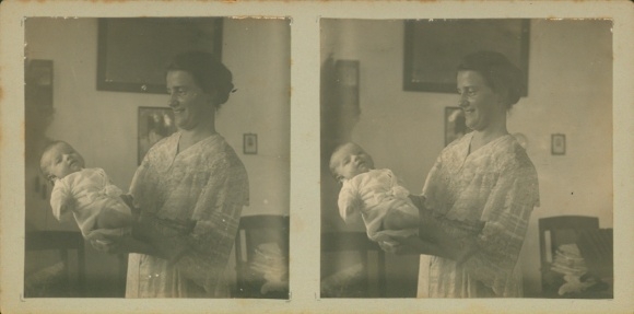 Stereo photo woman with a baby, portrait, 1915