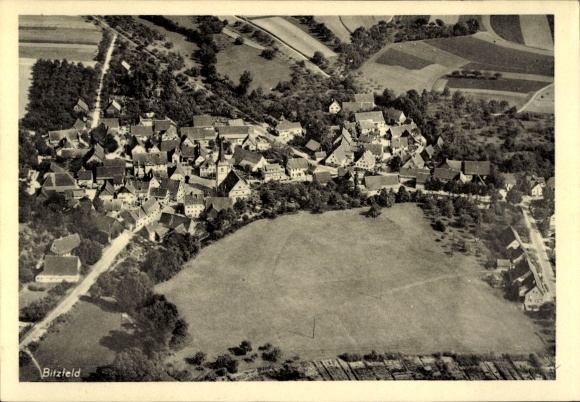 Postcard Bitzfeld Bretzfeld in Württemberg, aerial view of village view, many roofs, rural surroundings