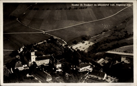 Ak Münstertal im Schwarzwald, Kloster St. Trudpert, Fliegeraufnahme