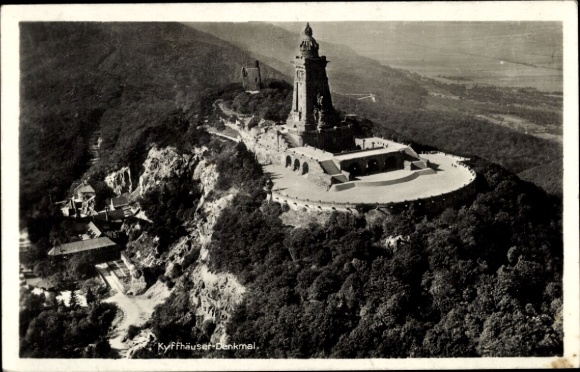 Ak Steinthaleben Kyffhäuserland in Thüringen, Kyffhäuser, Kaiser Wilhelm Denkmal, Fliegeraufnahme