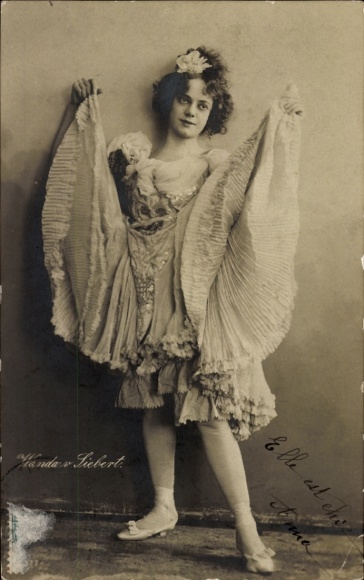 Postcard Variety Artist Wanda von Siebert, portrait