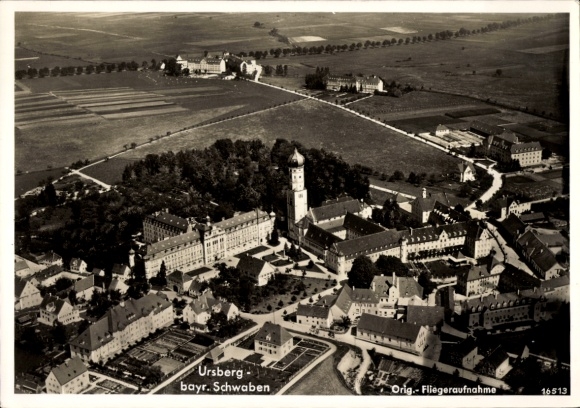 Ak Ursberg in Schwaben, Luftaufnahme von  bayr. Schwaben,  Gebäude, Landschaft