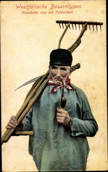 Postcard Westphalian farmer in costume comes from the field, whistle