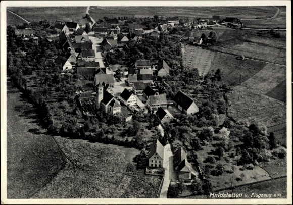 Ak Huldstetten Pfronstetten in Württemberg, Luftaufnahme von  Häuser, Landschaft
