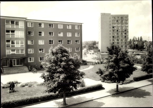 Ak Wolfen in Saksen-Anhalt, hoogbouw Thalheimer Strasse, leerwoning VEB Filmfabrik