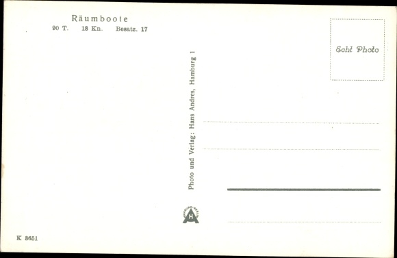 Postcard German warships, Räumboote, Kriegsmarine, sailors at the rear gun