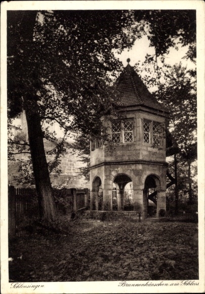 KP Schleusingen w Turyngii, studnia, zamek, otoczony drzewami