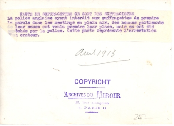 Fotoschuld van suffragettes, Engelse politie, arrestatie van een spreker, 1913
