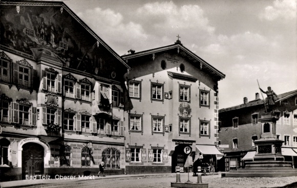Postcard Bad Tölz in Upper Bavaria, Upper Market, historical buildings, statue, city view