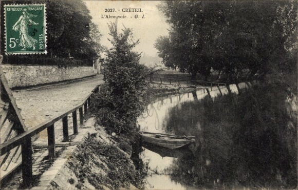 Postcard Créteil Val de Marne, L'Abreuvoir, riverbank, boat, path, trees, black and white