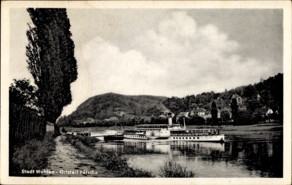 Ak Wehlen an der Elbe Sächsische Schweiz, Wasserstraße, Dampfschiff, bewaldete Hügel, Häuser a...