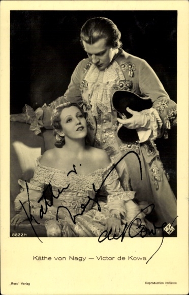 Postcard actress Käthe von Nagy, actor Viktor de Kowa, film scene