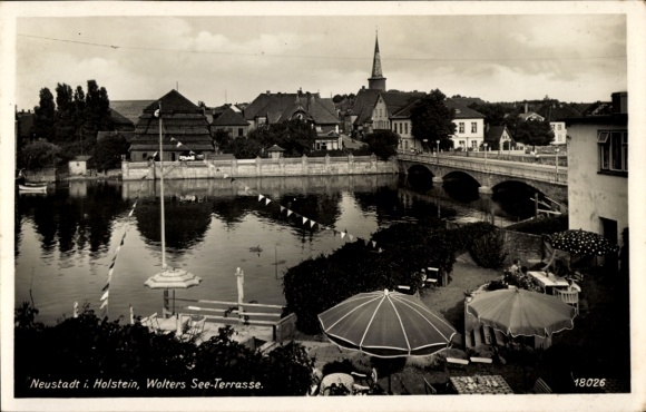 Postcard Neustadt in Holstein, Neustadt i. Holstein, Wolters Lake Terrace, aquatic animals from boats, K...
