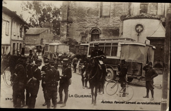 Ak Französische Soldaten, Pariser Bus