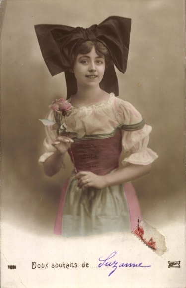Postcard Billancourt Hauts de Seine, Suzanne, a young woman with a black bow in her hair and a...