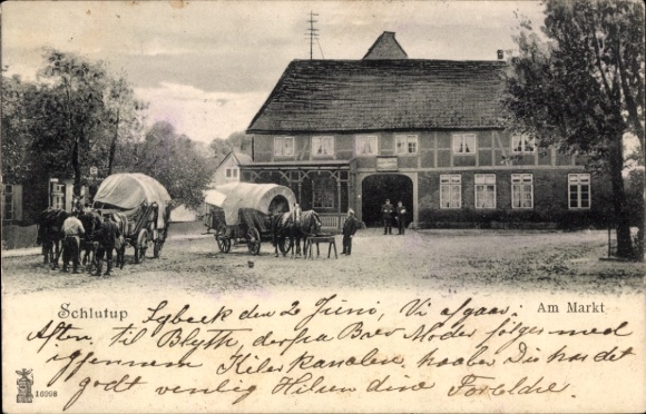 Postcard Schlutup Hanseatic City of Lübeck, Am Markt, horse-drawn carriages