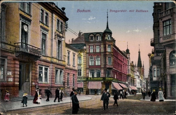 PC Bochum in the Ruhr area, Bongardstraße with town hall, action