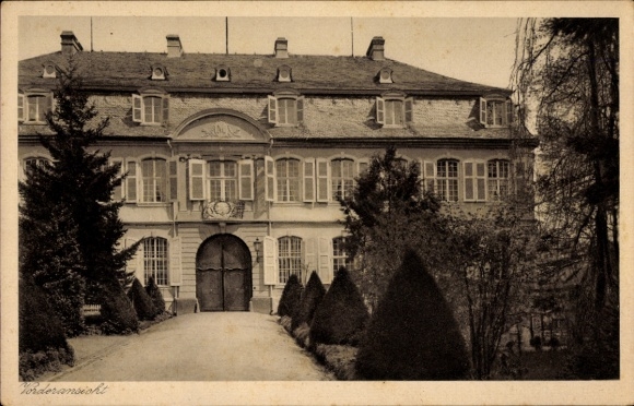 Ak Vallendar am Rhein, Vorderansicht, Marienburg,  Gartenanlage