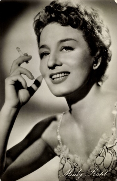 Postcard actress Mady Rahl, portrait, smoking cigarette, décolleté
