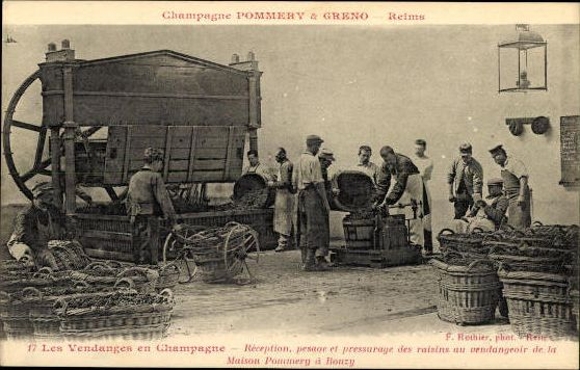 Set with 40 PCs Reims, Caves Pommery, envelope