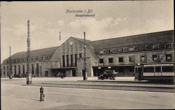 Ak Karlsruhe in Baden Württemberg, Hauptbahnhof, Straßenseite, Straßenbahn