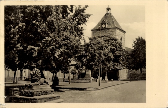 Ak Nebra an der Unstrut, Stadtansicht mit Kirche, Straßen und Bäumen