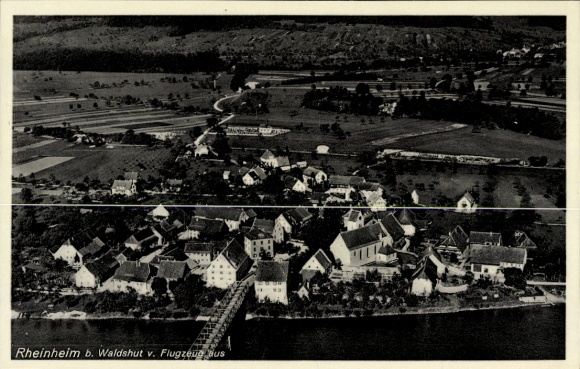Ak Rheinheim Küssaberg Klettgau, Luftaufnahme von  kleine Ansiedlung, teilweise landwirtschaftlic