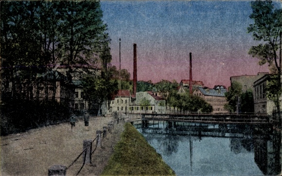 Postcard Werdau in Saxony, industrial area on the water, factory buildings, smoking chimneys, trees