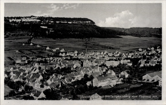 Postcard Spaichingen in Württemberg, Dreifaltigkeitsberg, aerial photograph