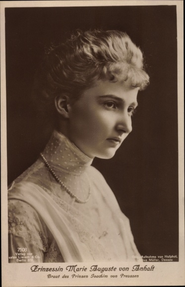 Postcard Princess Marie Auguste von Anhalt, bride of Prince Joachim of Prussia