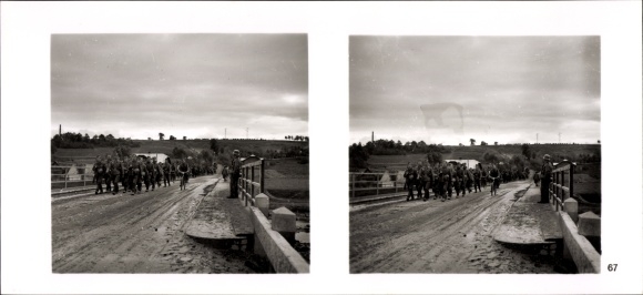 Stereo spatial image photo &quot;The soldiers of the Führer in the field&quot;, No. 67, demarcation line on the San