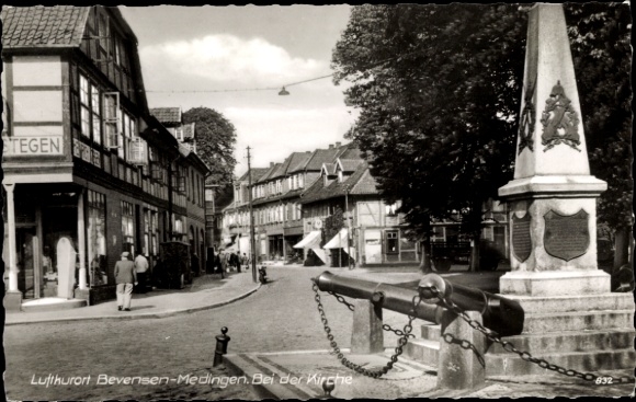 Postcard Medingen Bad Bevensen in Lower Saxony, church, monument