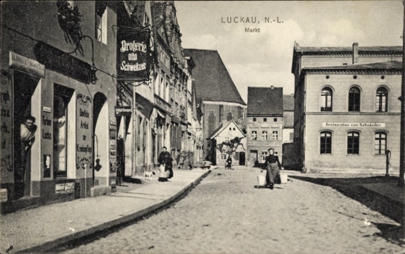 KP Luckau w Dolnych Łużycach, targ, restauracja „Ratskeller”, drogeria