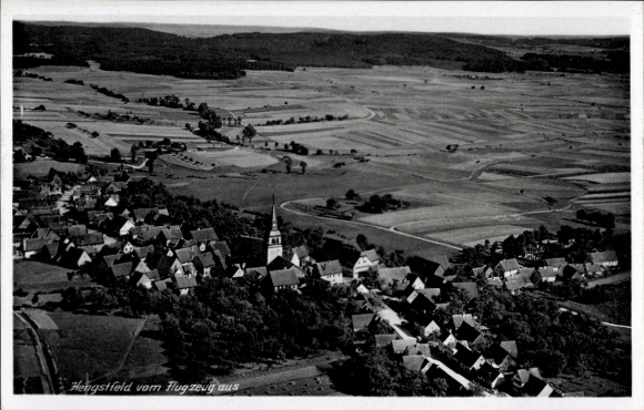 Ak Hengstfeld Wallhausen in Württemberg, Luftaufnahme von  ländliche Landschaft, Kirche sichtbar
