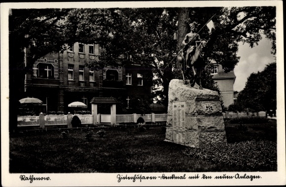 Ak Rathenow in Havelland, Zietenhussar-monument met nieuwe systemen