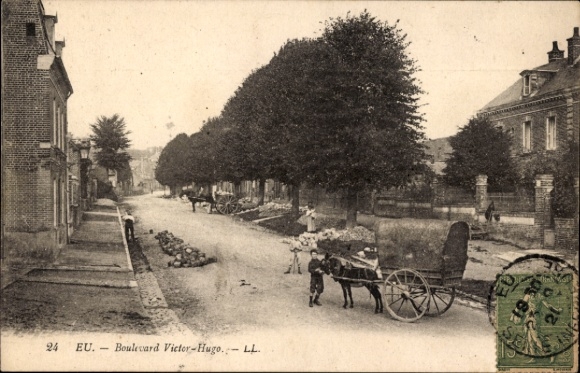Postcard Eu Seine Maritime, Boulevard Victor Hugo