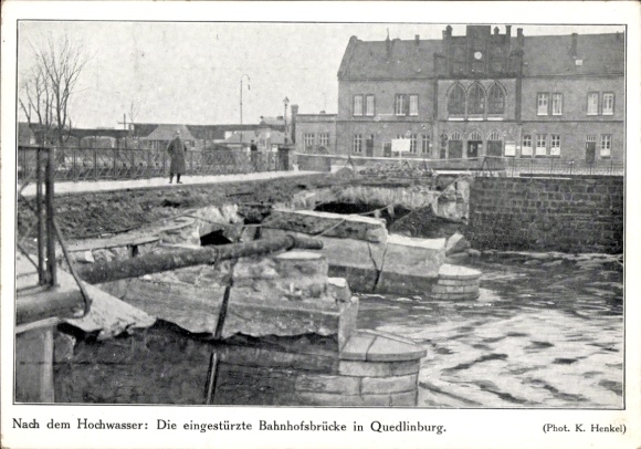 Quedlinburg in the Harz Mountains, flood of the Bode in 1925, collapsed station bridge