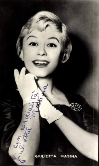 Postcard actress Giulietta Masina, portrait, autograph stamp