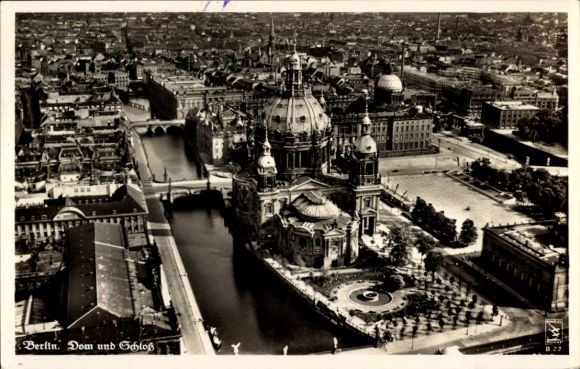 Ak Berlin Mitte,  Dom und Schloss, Fliegeraufnahme