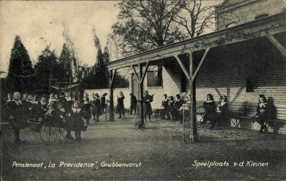 Postcard Grubbenvorst Limburg Netherlands, Pensionaat La Providence, playing children, trees, buildings