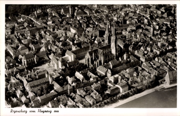 Ak Regensburg aan de Donau Opper-Palts, luchtfoto van het gebouw zichtbaar, opname