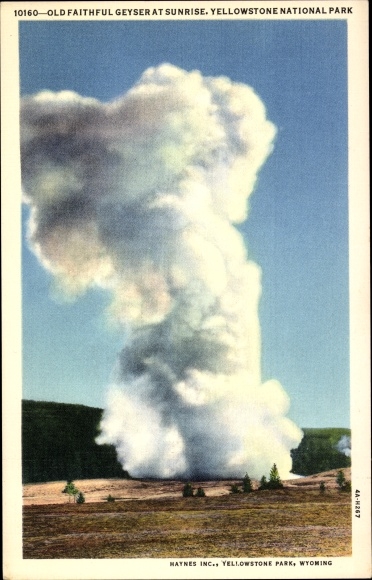KP Wyoming USA, Park Narodowy Yellowstone, Old Faithful Geyser o wschodzie słońca