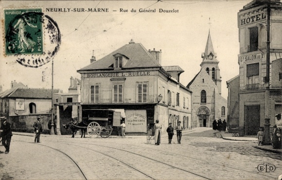 Postcard Neuilly sur Marne Seine Saint Denis, Rue du Général Douzelot, Hotel