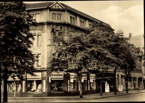 Postcard Bitterfeld in Saxony Anhalt, Department Store Magnet, Walther Rathenau Street