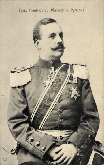 Postcard Prince Friedrich zu Waldeck Pyrmont, portrait in uniform