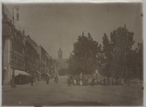 Original photo Schweinfurt, market square with Friedrich Rückert monument, around 1900