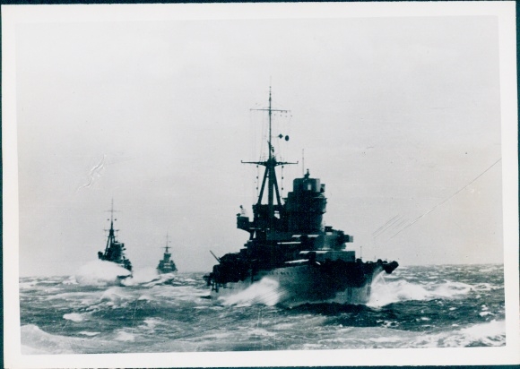 Foto Italienisches Kriegsschiff, Duca d'Aosta, Leichter Kreuzer, 7. Italienische Kreuzerdivision