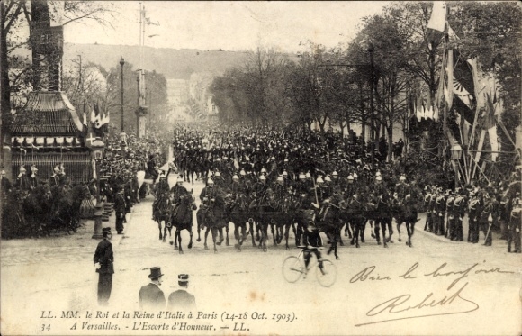 Ak Versailles Yvelines, Le Roi et la Reine d'Italie a Paris, 14.-18.10.1903, L'Escorte d'Honneur
