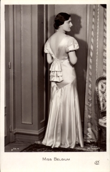 Photo Postcard Miss Belgium, portrait in dress